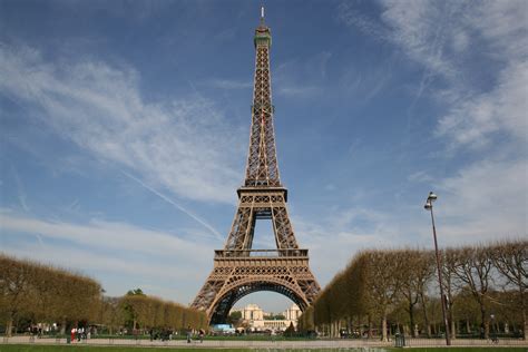 File:Eiffel tower-Paris.jpg - Wikimedia Commons
