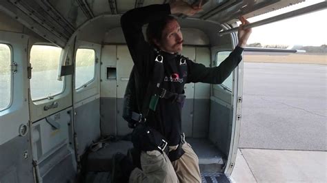 Skydiving Airplane Door Operation: Twin Otter, Caravan, SuperVan (Super Caravan) - YouTube