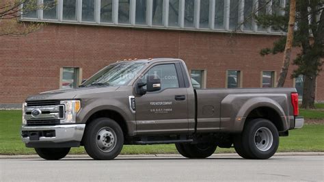 2017 Ford F-350 XLT Single Cab Dually spied in Michigan