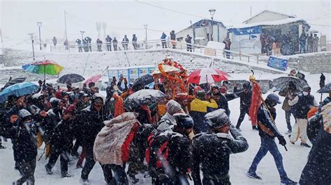 Coronavirus | Snowfall in various places of North India, Kedarnath ...