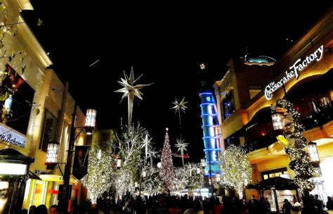 Alex's Weblog: The Grove - Christmas