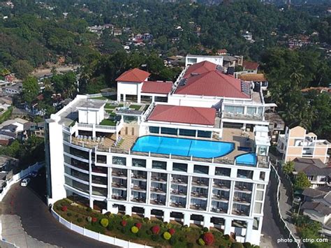 Best 5 Star Hotels in Kandy, Top Recommended Hotels in Kandy, Where to Stay in Kandy