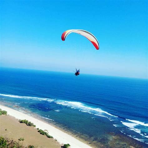 Paragliding in Uluwatu - Bali Reply