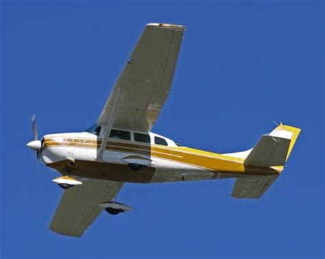 CESSNA 205 Specifications, Cabin Dimensions, Performance