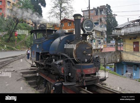 unesco world heritage darjeeling himalayan railway Stock Photo - Alamy