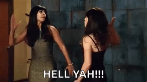 New Girl High Five GIF - New Girl High Five Jess - Discover & Share ...