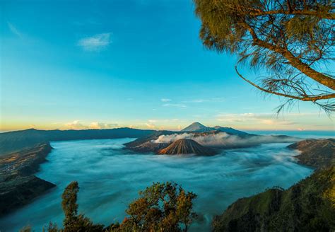 Timelapse: Indonesian Volcanoes at Day and Night by Thierry Legault ...