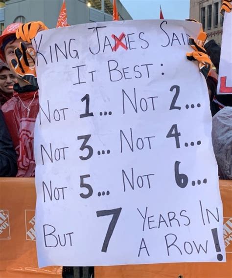 College Gameday Signs (16 pics)