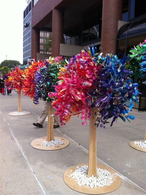 ArtPrize: The Tree of Life Reclaimed, Dale Wayne | Plastic bottle art, Recycled art projects ...