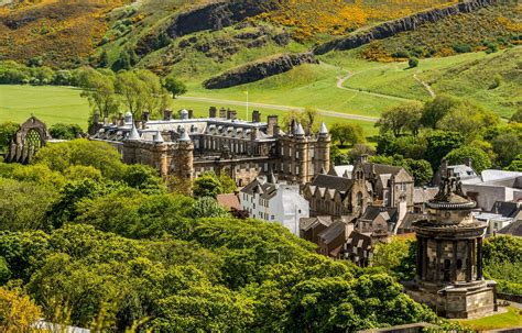 Holyrood Palace, United Kingdom (with Map & Photos)