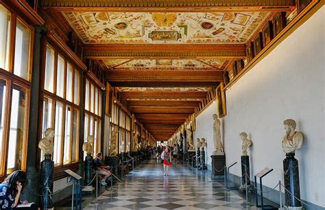 Florence Art Gallery Tour : Uffizi Tour with Skip The Line Access