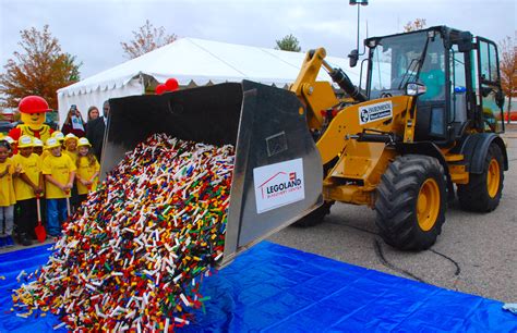 Legoland building begins at Great Lakes Crossing | Crain's Detroit Business