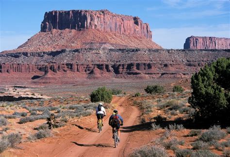 Mountain Biking the White Rim Trail in Canyonlands National Park – Bearfoot Theory