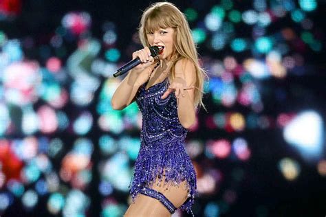 Taylor Swift Hilariously Embraces Minor Wardrobe Malfunction at Tampa Eras Show: 'I End Up in ...