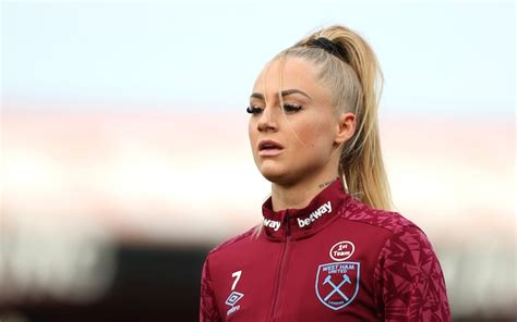 Everton sign Alisha Lehmann from West Ham on loan for the rest of the season