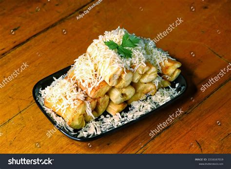 Cassava Type Tuber That Contains Carbohydrates Stock Photo 2216167019 ...