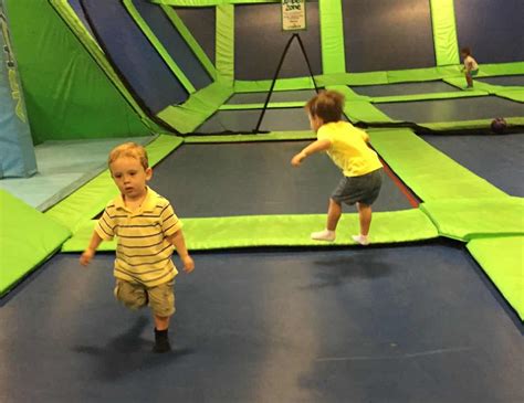 5 Important Tips for Taking Your Kids to a Trampoline Park - Orlando Parenting Magazine