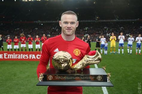 $1.3 Billion Adidas Deal But a Nike Trophy - Wayne Rooney Receives Man ...