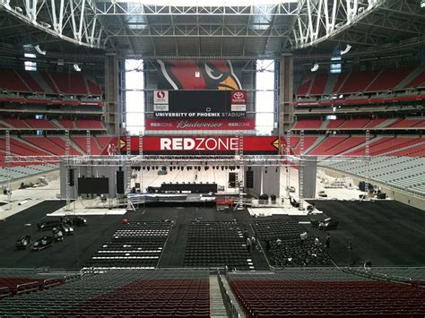 University of Phoenix Commencement Ceremonies 2010 - Preparations ...