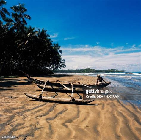 Kalutara Beach Photos and Premium High Res Pictures - Getty Images