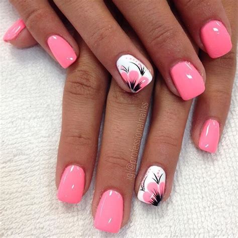 Gorgeous coral Summer Nail Ideas - Musely