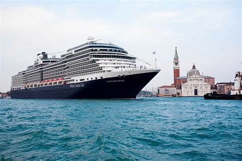 Holland America Line Nieuw Amsterdam cruise ship - Cruiseable