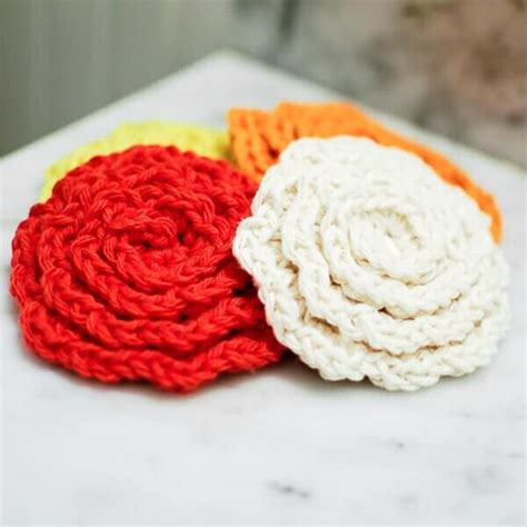 Crochet Flowers: Flower Patterns to Embellish - Petals to Picots