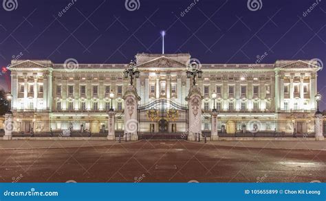 Night View of the Famous Buckingham Palace, London, United Kingdom ...