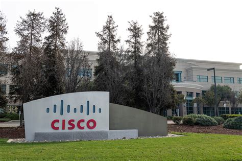 Cisco's Strong Sales Forecast Shows Companies Still Spending on IT - Bloomberg