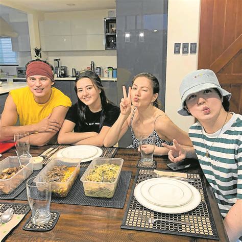 Twins Cassy and Mavy Legaspi on pros and cons of having celebrity parents | Inquirer Entertainment