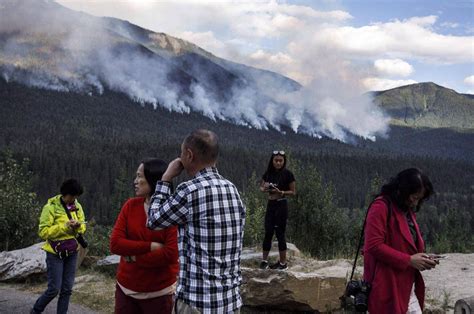 New wildfire forces evacuation order affecting about 1,100 people in B.C. - The Globe and Mail