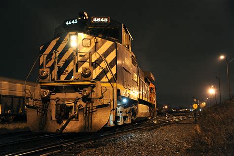 Night Train: HD Wallpaper of a Vehicle in Motion