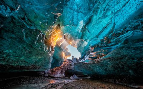 Skaftafell Ice Cave - Iceland - WonderOUT