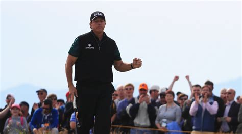 Phil Mickelson, Callaway extend sponsorship through rest of his competitive playing career