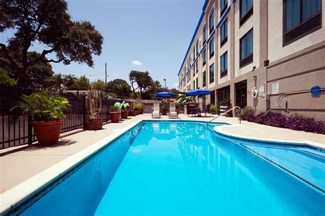 HOLIDAY INN EXPRESS AUSTIN NORTH CENTRAL $65 ($̶7̶7̶) - Updated 2020 Prices & Hotel Reviews - TX ...