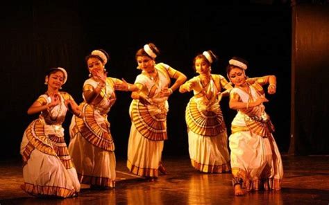 Mohiniyattam Classical Dance, History, Origin, Information, Style