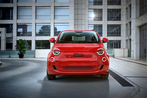 All-Electric Fiat 500e Returns to North American; Longer Range, Still ...