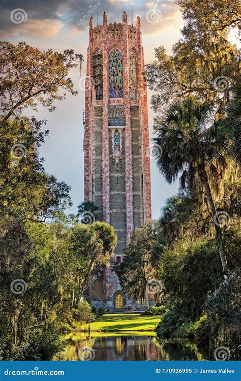 The Singing Tower at Bok Gardens Stock Image - Image of pond, monument: 170936995