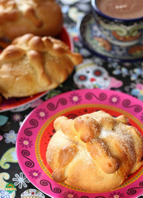 Hojaldras o pan de muerto. Receta | Cocina Muy Facil