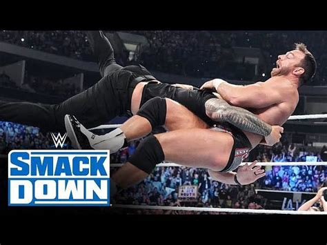 LA Knight and Roman Reigns achieved incredible feat on WWE SmackDown