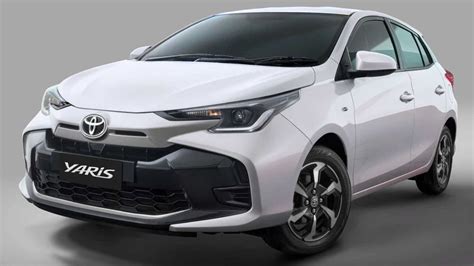 Toyota Yaris Hatchback 2023 ganha nova frente e cabine atualizada