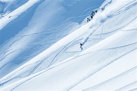 Vietnamese Climbers Bravely Conquer Japan"s Snowy Mountains | Vietnam Times