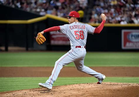 Did you Notice Reds' Luis Castillo Got His Velocity Back? - Off The Bench