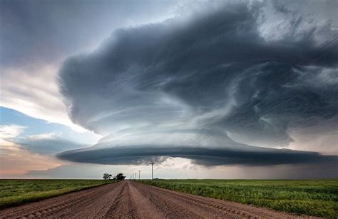 Breathtaking Supercell Storm Photos Captured in US by Storm Chaser | Storm images, Storm ...