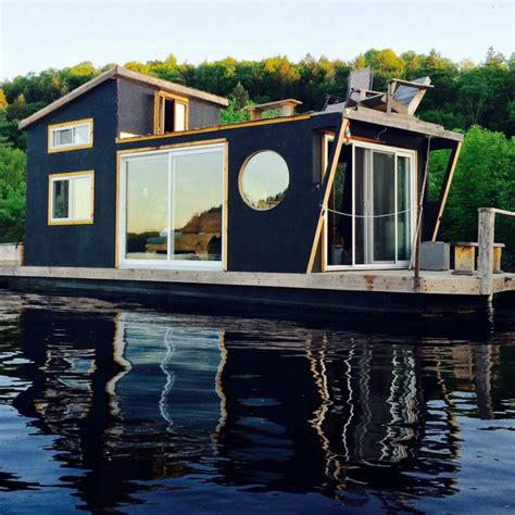 These 51 Airbnb Houseboats Are Like Living in a Floating Tiny House ...