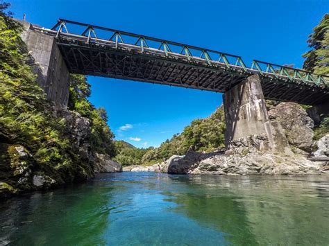 Pelorus River Bridge in New Zealand | Kayak New Zealand