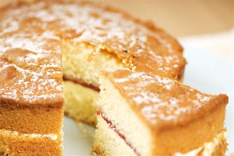 Golden Sponge Cake Recipe