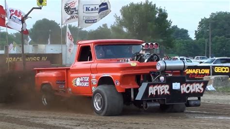 Super Modified 4wd Trucks pulling in Richwood, OH -OSTPA 2011 - YouTube