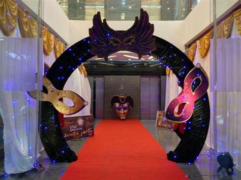 Fantastic Theme for College Farewell Party – Masquerade