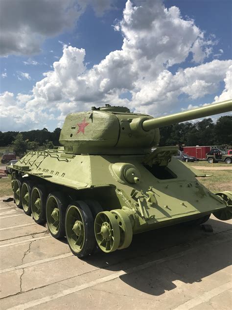 T-34(D5-T) at Indiana Military Museum : r/tanks